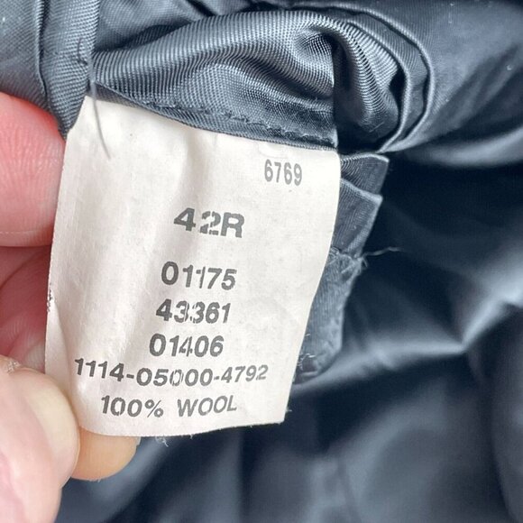 Jos. A. Bank Mens Dark Pinstripe Wool Blazer Size 42R - 2151 - Picture 6 of 10